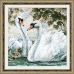 1726 Набор для вышивания RIOLIS "Белые лебеди" 